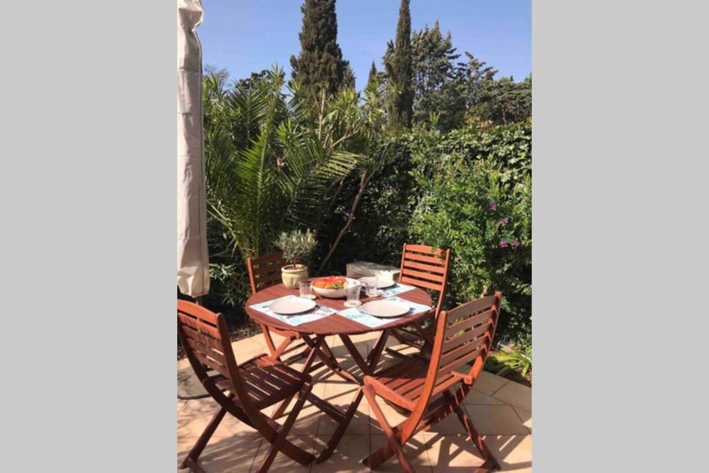 La Petite Pinede Studio Climatise Proche Plage Sanary-sur-Mer Exterior foto