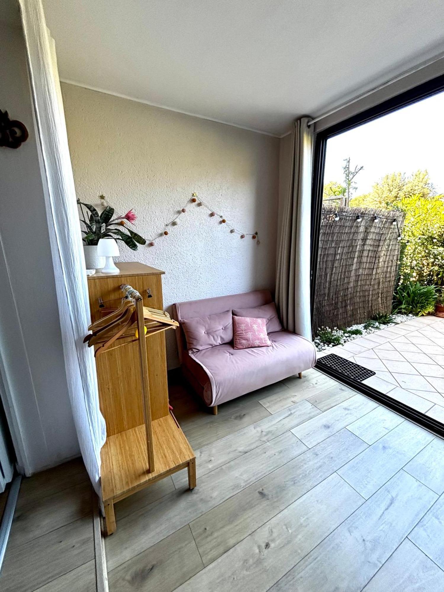 La Petite Pinede Studio Climatise Proche Plage Sanary-sur-Mer Exterior foto